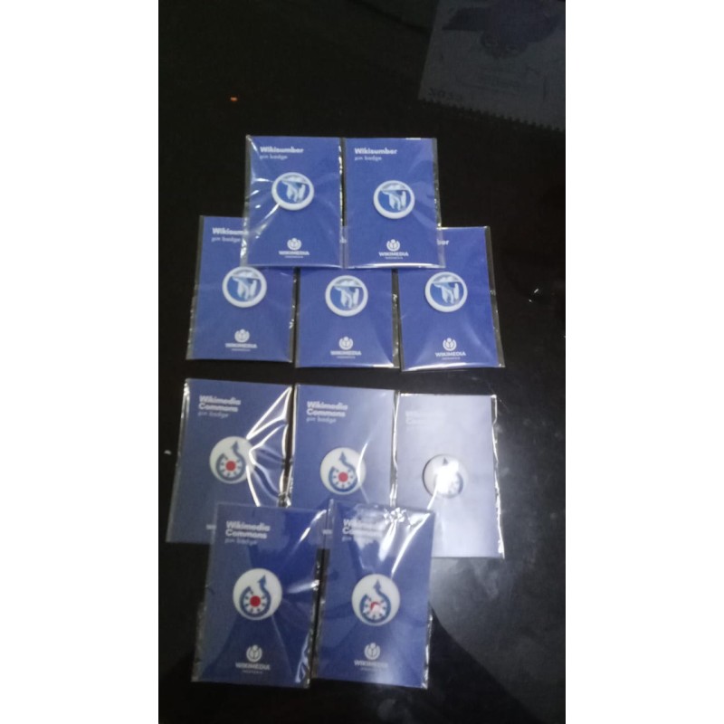 Pin Wikimedia Commons dan Wikisumber