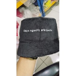 Topi Bucket WikipediaxAI